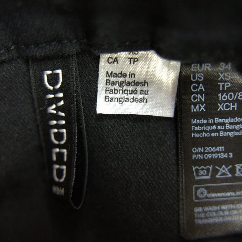 LITTLE BLACK BUTTON UP JEAN DRESS - Divided - Picture 3 of 5